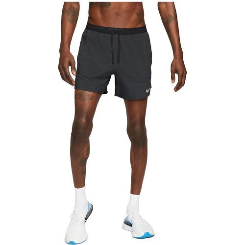 NIKE - Shorts Dri Fit Stride 5´´