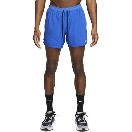 NIKE - Shorts Dri Fit Stride 5´´