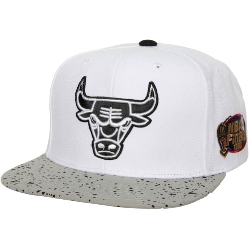 Mitchell & Ness - Snapback Cap - CE T Chicago Bulls blanc