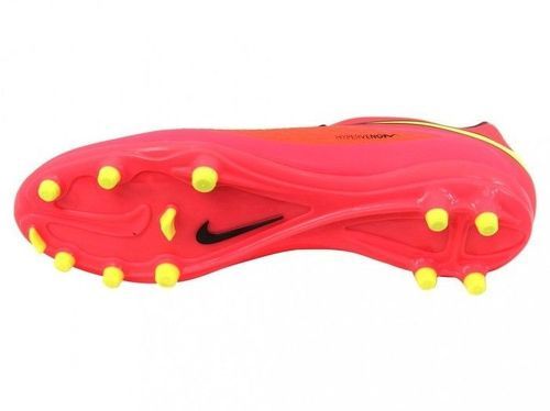 chaussures football hypervenom phelon fg nike