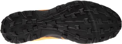 inov-8-X-Talon G 235-3