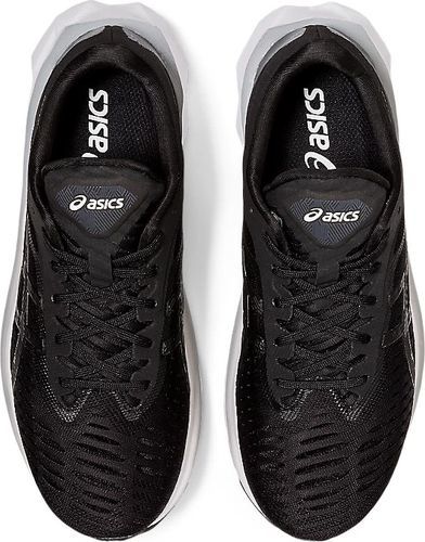 ASICS-Novablast-3