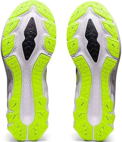 ASICS-Novablast 2-1