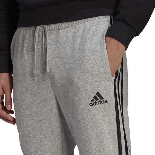 adidas Sportswear-Pantalon Essentials Fleece Tapered Cuff 3-Stripes-2