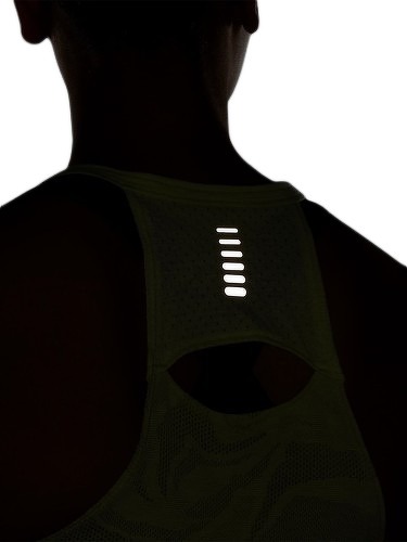 UNDER ARMOUR-Under Armour Streaker-2