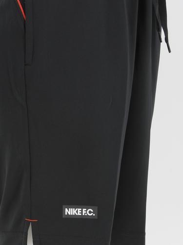 NIKE-Libero Short H Gr-3