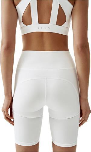 Born Living Yoga-Short Pour Malaka Born Living Yoga-1