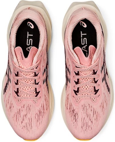 ASICS-Novablast 3-3