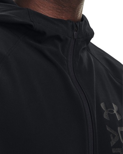 UNDER ARMOUR-Outrun the storm-2