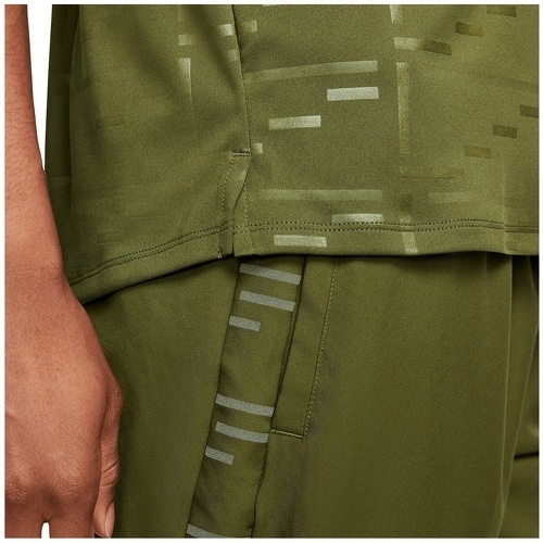 NIKE-Maillot de course Nike Dri-FIT UV Run Division Miler vert / argent-3