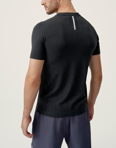 Born Living Yoga-Ottawa Born Living Yoga T-shirt pour hommes-1