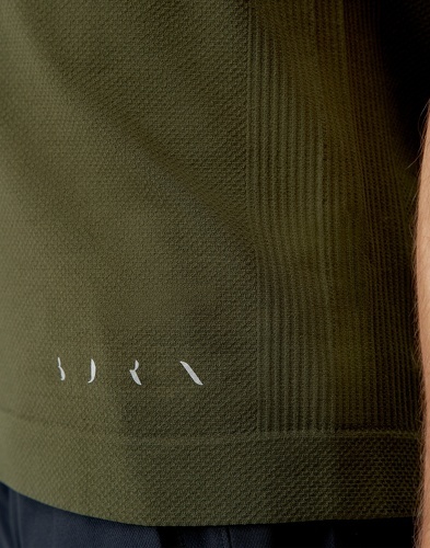 Born Living Yoga-Ottawa Born Living Yoga T-shirt pour hommes-2