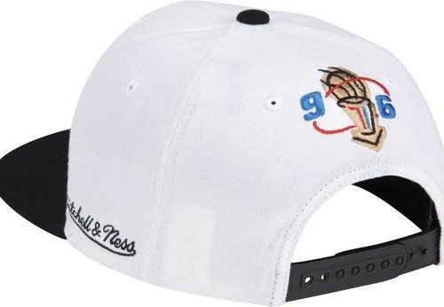 Mitchell & Ness-Mitchell & Ness Strapback Cap - Chicago Bulls 1996 Champions-1