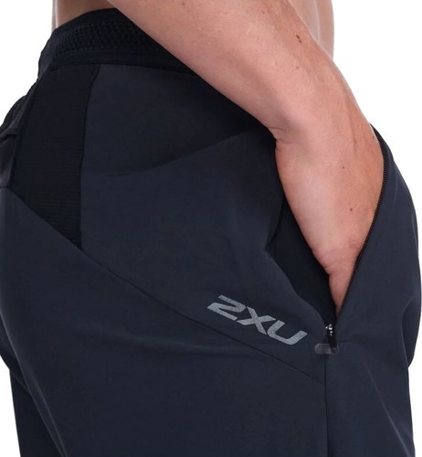 2XU-Light Speed Jogger-2
