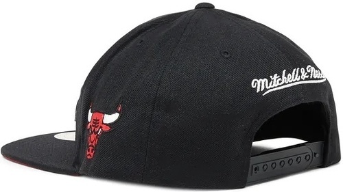 Mitchell & Ness-Casquette Chicago Bulls nba old english-3