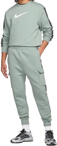 NIKE-Nike pantalon de jogging Sportswear Repeat Fleece Cargo BB gris/blanc-4
