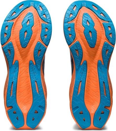 ASICS-Novablast 3 LE-1