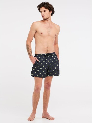 PROTEST-PRTBADDOW beachshort-4