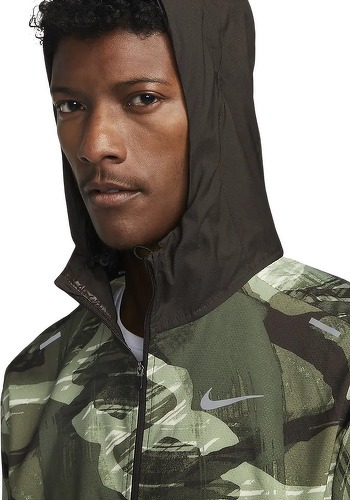 NIKE-Nike Coupe Vent Repel Windrunner-2