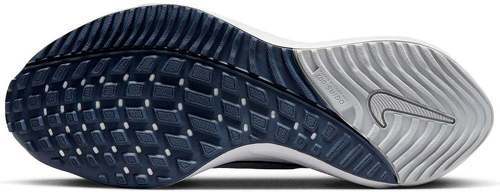 NIKE-Air Zoom Vomero 16-2
