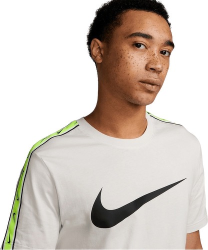 NIKE-T-shirt Nike Sportswear Repeat blanc/vert fluo-2