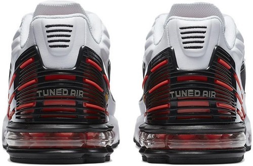 NIKE-Basket Nike AIR MAX PLUS 3-4