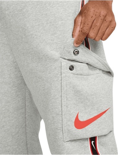 NIKE-Pantalon de jogging Nike Sportswear Repeat Fleece Cargo gris-4