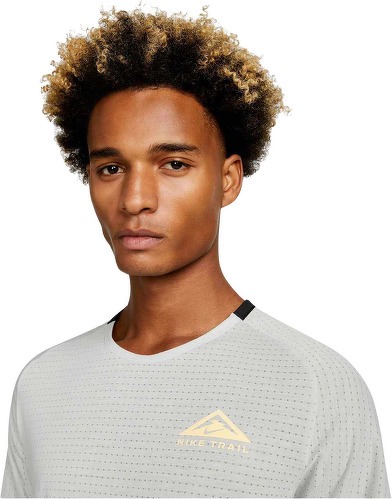 NIKE-Dri-FIT Trail Solar Chase SS-2