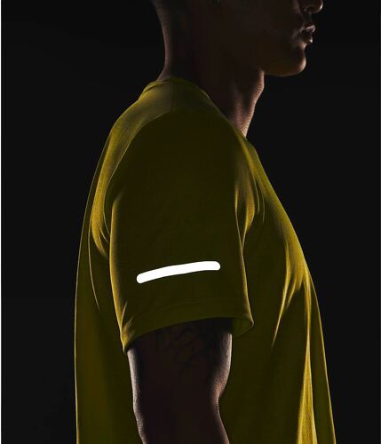 UNDER ARMOUR-Seamless Stride Short Sleeve-4