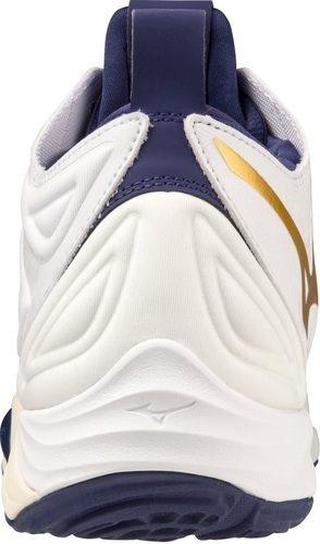 MIZUNO-Wave Momentum Mid-2