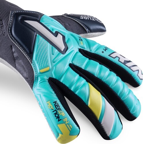 Rinat-Gants de gardien Rinat Nkam Training-1