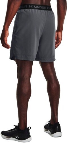 UNDER ARMOUR-Vanish Woven 6In Shorts-3