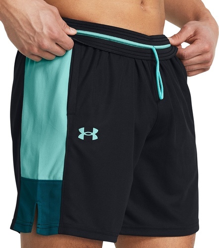 UNDER ARMOUR-Baseline Short-4