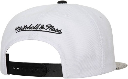 Mitchell & Ness-Mitchell & Ness Snapback Cap - CE T Chicago Bulls blanc-1