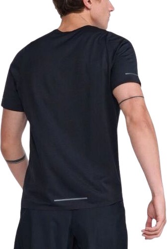 2XU-Light Speed Tech Tee-1