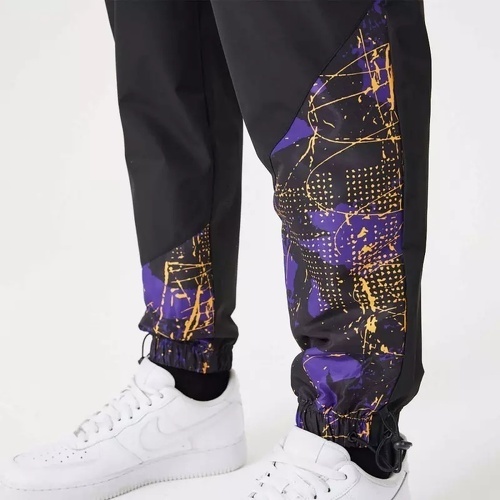 NEW ERA-Pantalon NBA Los Angeles Lakers New Era Panel Track Noir pour Homme-1