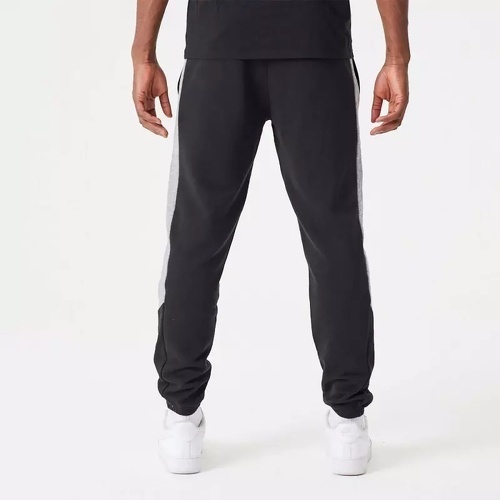 NEW ERA-Pantalon NBA New Era Script Jogger Noir pour Homme-1