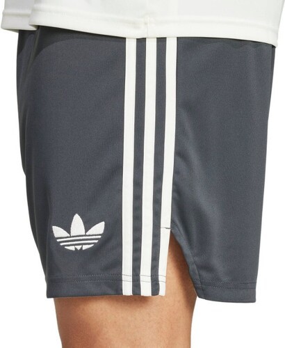 adidas-Short Third Manchester United 2024/2025-4