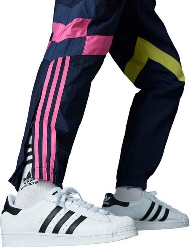 adidas-Adidas Juventus Fanswear 2024/2025-3