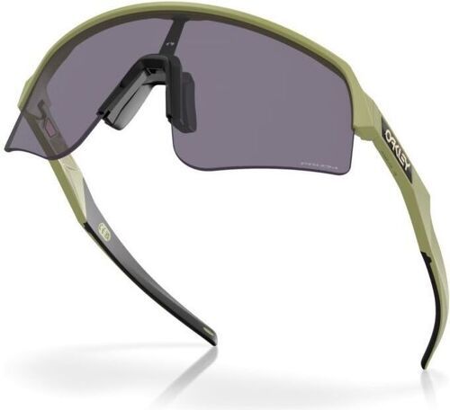 OAKLEY-Sutro Lite Sweep-1