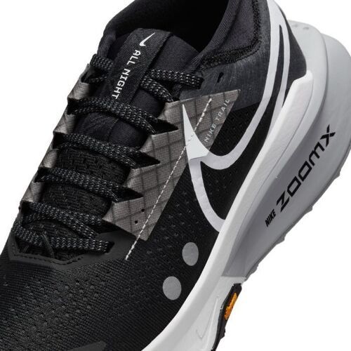 NIKE-Zegama Trail 2-3